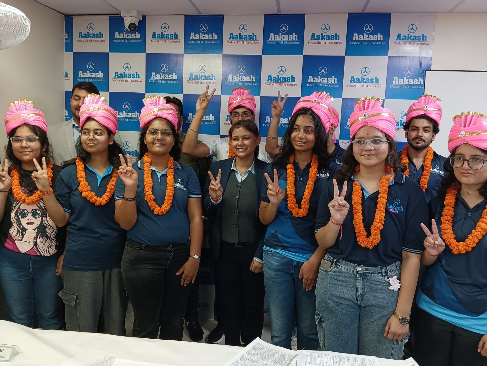 नीट 2026 में आकाश एजुकेशनल सर्विसेज लिमिटेड (एईएसएल) उत्तराखंड का दबदबा: देहरादून की दिव्यांशी चौधरी ने हासिल की (AIR) 605, 35 छात्र बने टॉप स्कोरर